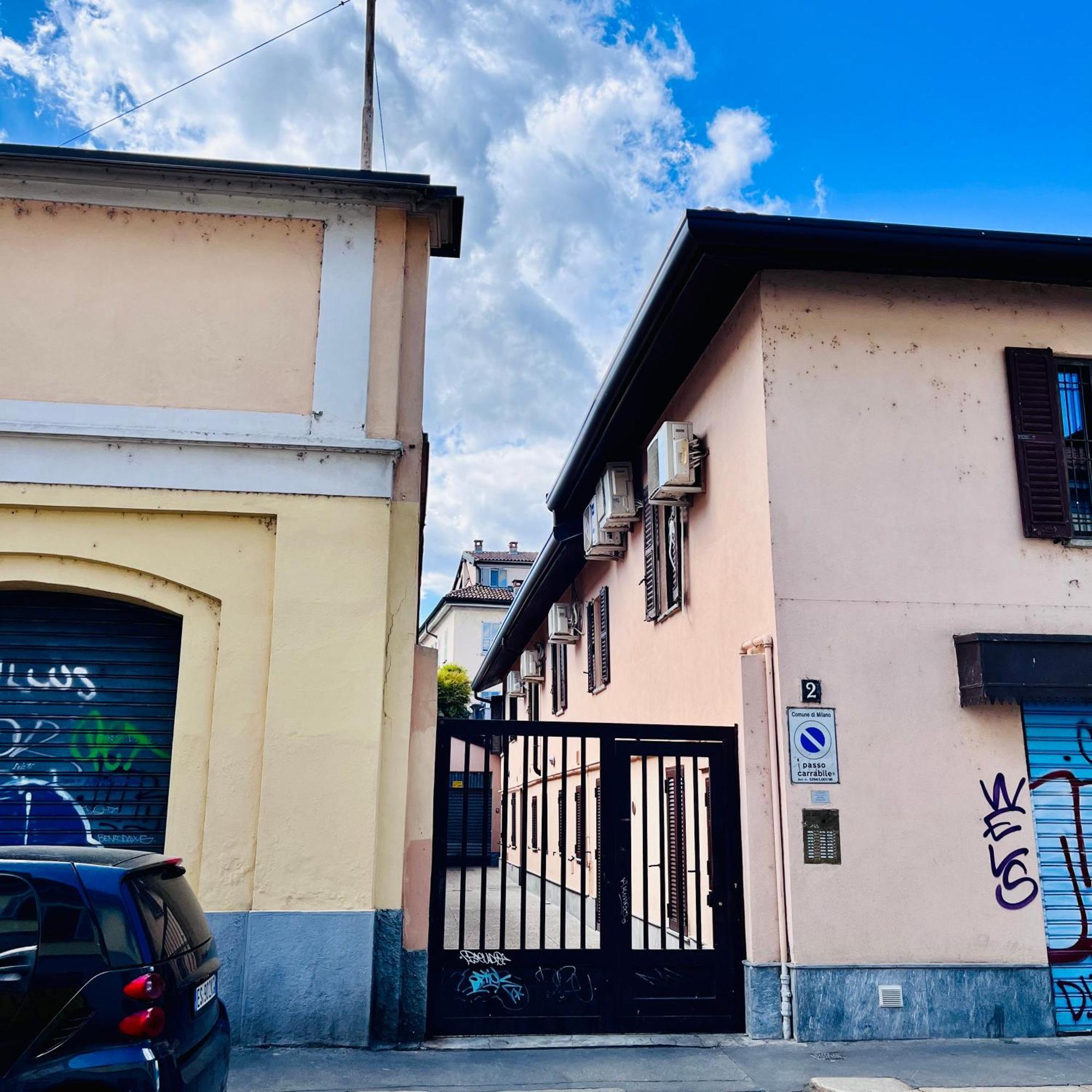 Riverside Loft Navigli - Spacious Two-Bedroom Apartment Milan Exterior photo