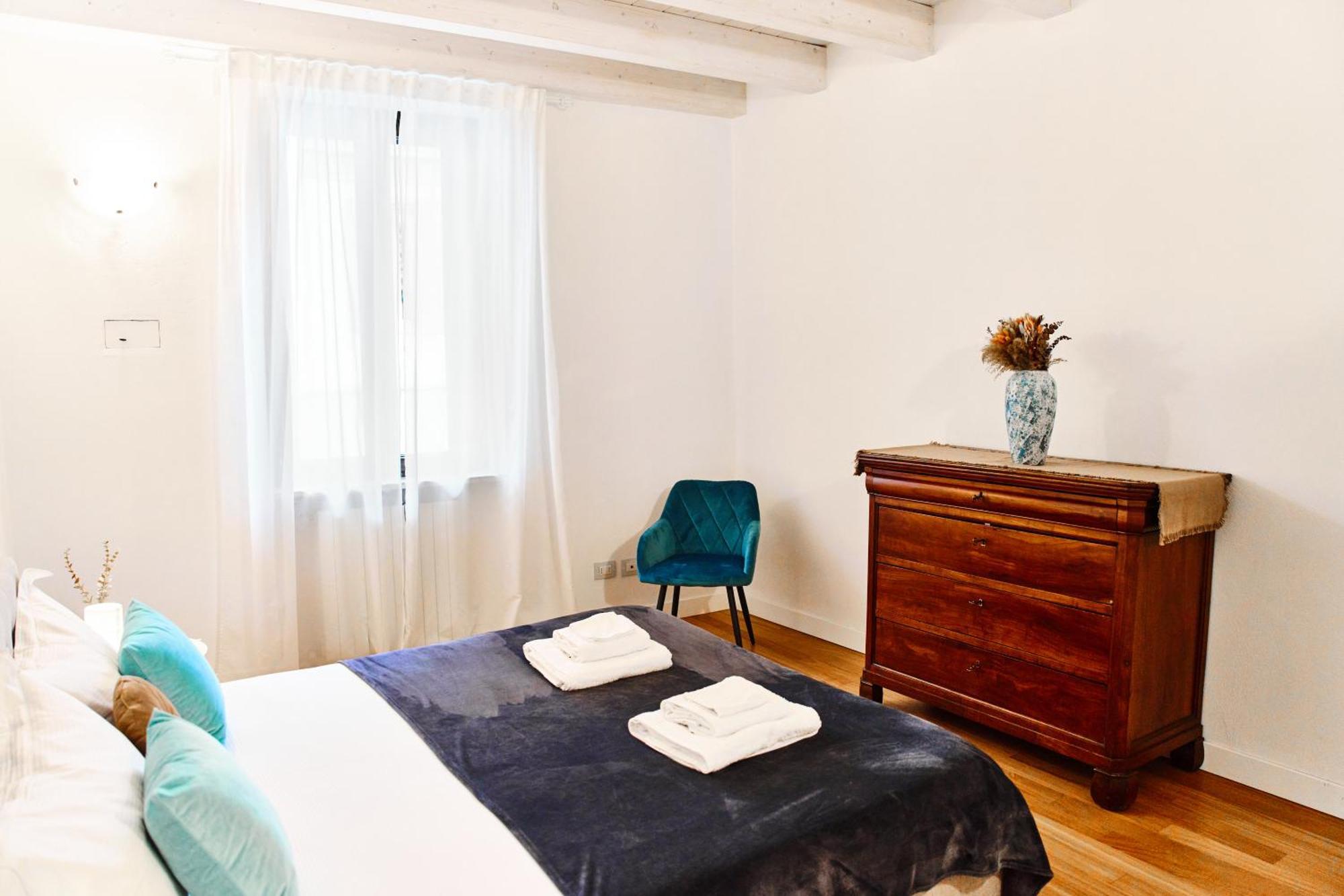 Riverside Loft Navigli - Spacious Two-Bedroom Apartment Milan Exterior photo